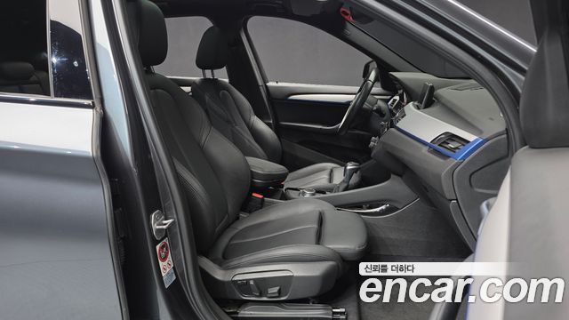 BMW X1 (F48) xDrive 20d M Sport package 2017 — фото 11