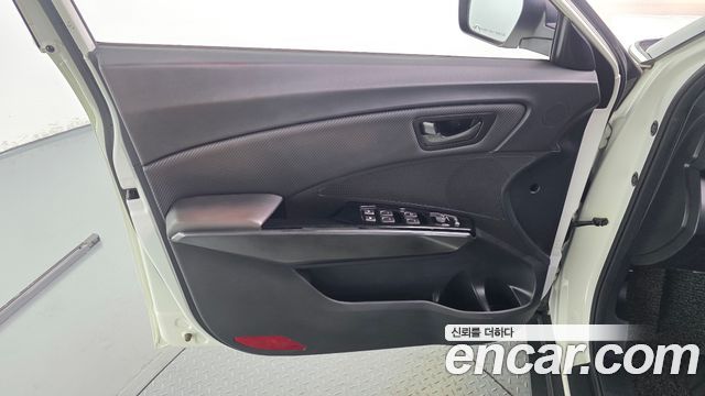 KG Mobility (SsangYong) Very New Tivoli Gasoline 1.5 2WD V1 2020 — фото 24
