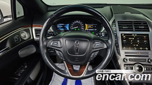 Lincoln MKZ Hybrid 2nd 2017 — фото 13