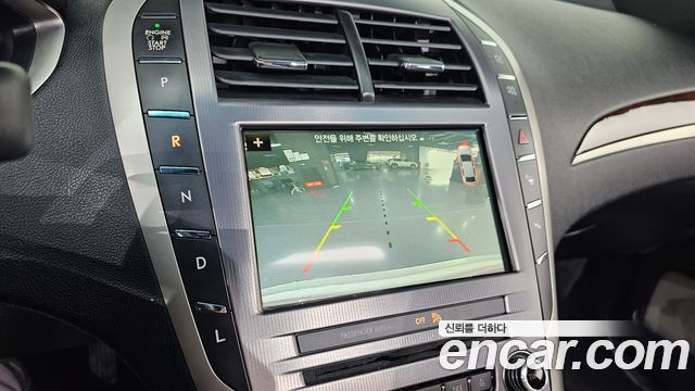 Lincoln MKZ Hybrid 2nd 2017 — фото 15