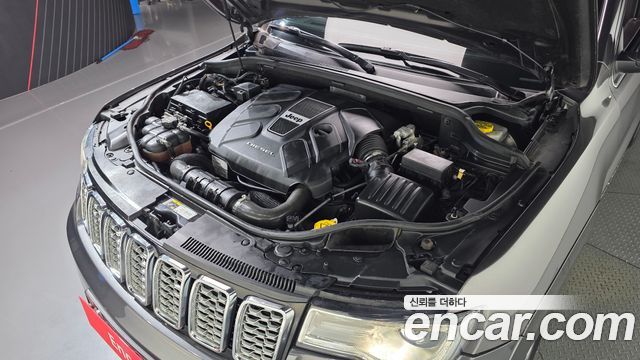 Jeep Grand Cherokee 3.0 Diesel Overland Summit WK2 2017 — фото 6