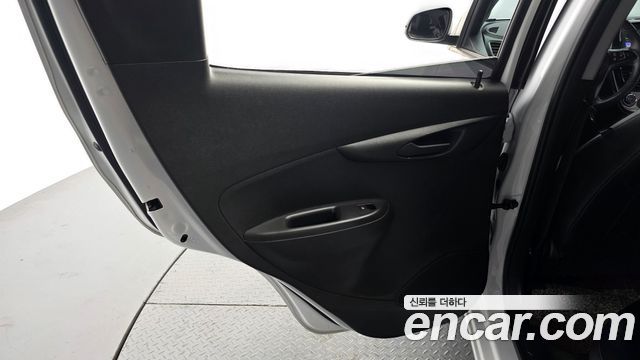 Chevrolet Spark LT 2019 — фото 25