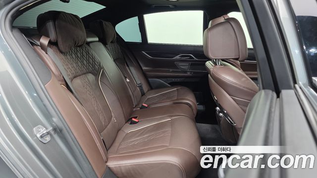 BMW 7 Series (G11) 740d xDrive M Sport 2019 — фото 16