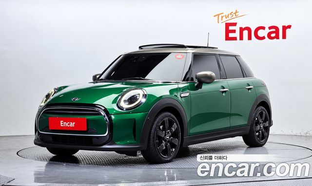 MINI Cooper 5-Door Piccadilly Edition 3rd 2022 — фото 1