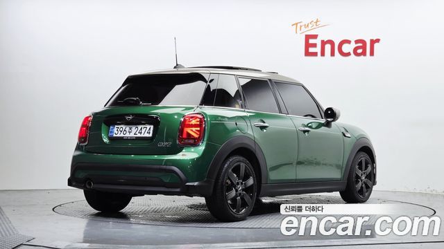MINI Cooper 5-Door Piccadilly Edition 3rd 2022 — фото 2