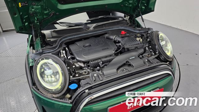 MINI Cooper 5-Door Piccadilly Edition 3rd 2022 — фото 6