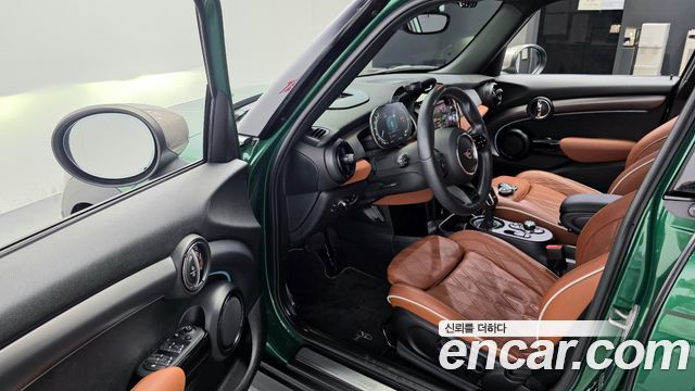 MINI Cooper 5-Door Piccadilly Edition 3rd 2022 — фото 10