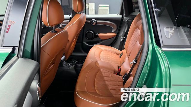 MINI Cooper 5-Door Piccadilly Edition 3rd 2022 — фото 15