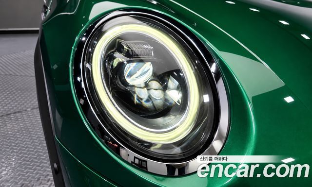 MINI Cooper 5-Door Piccadilly Edition 3rd 2022 — фото 28