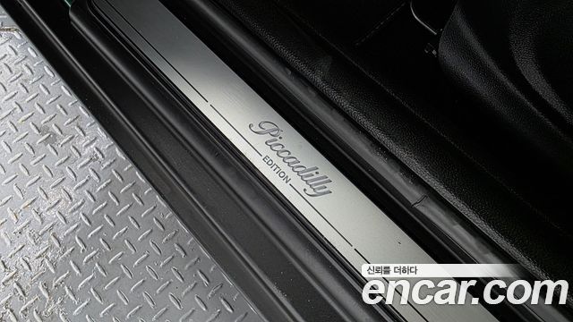 MINI Cooper 5-Door Piccadilly Edition 3rd 2022 — фото 34