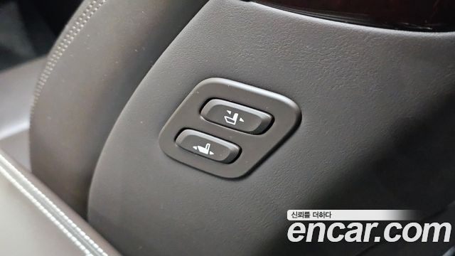 Genesis EQ900 5.0 GDI AWD Prestige 2018 — фото 36