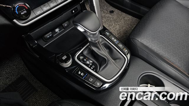 Kia Seltos Gasoline 1.6 Turbo 4WD Noblesse 2020 — фото 9