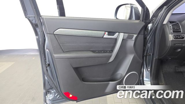Chevrolet Captiva 2WD LT Deluxe pack 2017 — фото 30
