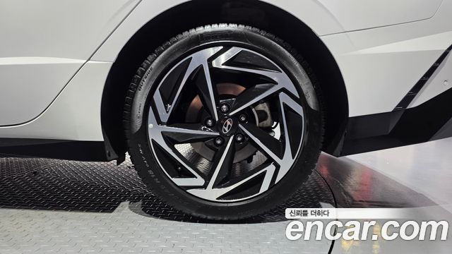 Hyundai Sonata The Edge (DN8) 2.0 Exclusive 2024 — фото 21