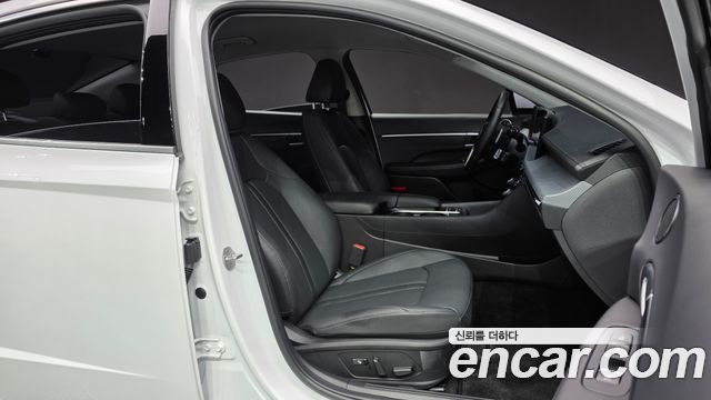 Hyundai Sonata The Edge (DN8) 2.0 Exclusive 2024 — фото 26