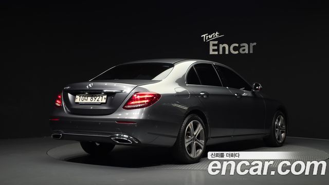Mercedes-Benz E-Class (W213) E220d Avantgarde 2019 — фото 2