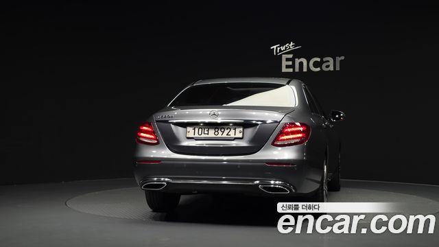 Mercedes-Benz E-Class (W213) E220d Avantgarde 2019 — фото 4
