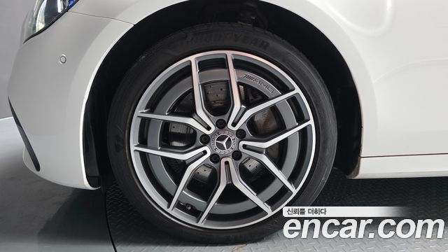 Mercedes-Benz E-Class (W213) E220d 4MATIC AMG Line 2022 — фото 5