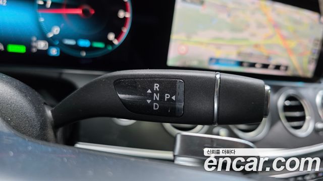 Mercedes-Benz E-Class (W213) E220d 4MATIC AMG Line 2022 — фото 9