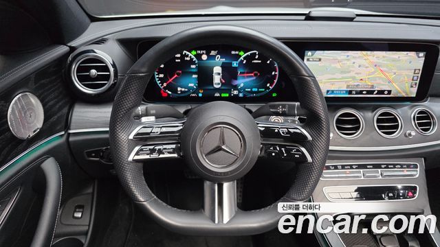 Mercedes-Benz E-Class (W213) E220d 4MATIC AMG Line 2022 — фото 18