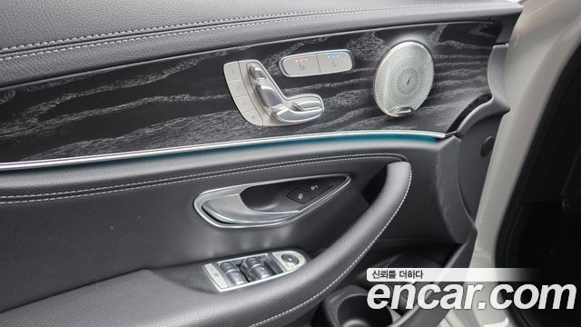 Mercedes-Benz E-Class (W213) E220d 4MATIC AMG Line 2022 — фото 22
