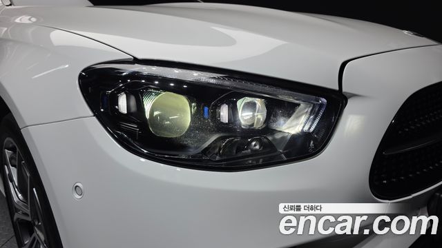 Mercedes-Benz E-Class (W213) E220d 4MATIC AMG Line 2022 — фото 28