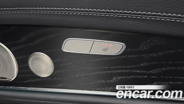 Mercedes-Benz E-Class (W213) E220d 4MATIC AMG Line 2022 — фото 35