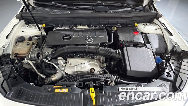 Mercedes-Benz GLB-Class (X247) GLB220 2021 — фото 6