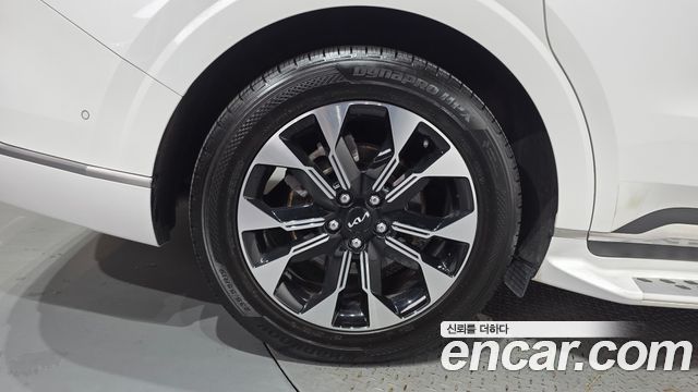 Kia Carnival (IV) Gasoline 4-Seater Hi-Limousine Signature 2023 — фото 5