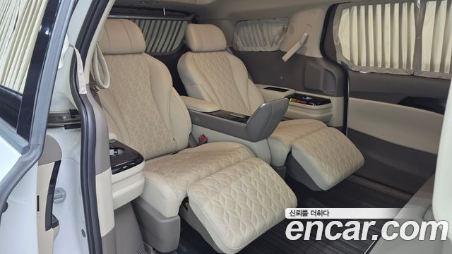 Kia Carnival (IV) Gasoline 4-Seater Hi-Limousine Signature 2023 — фото 15