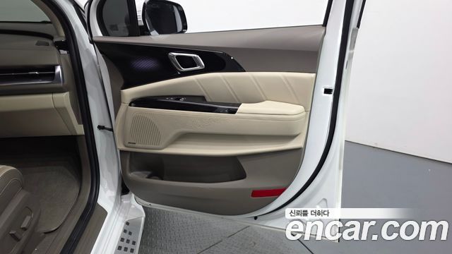 Kia Carnival (IV) Gasoline 4-Seater Hi-Limousine Signature 2023 — фото 31
