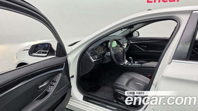 BMW 5 Series (F10) 520d xDrive 2014 — фото 10