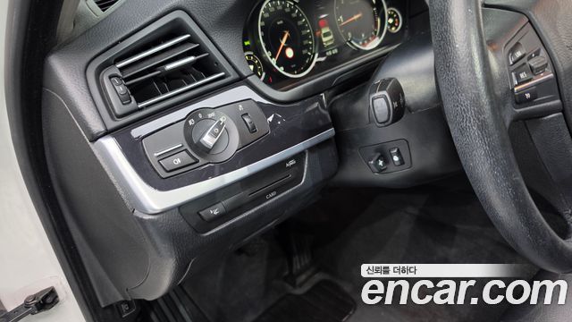 BMW 5 Series (F10) 520d xDrive 2014 — фото 23
