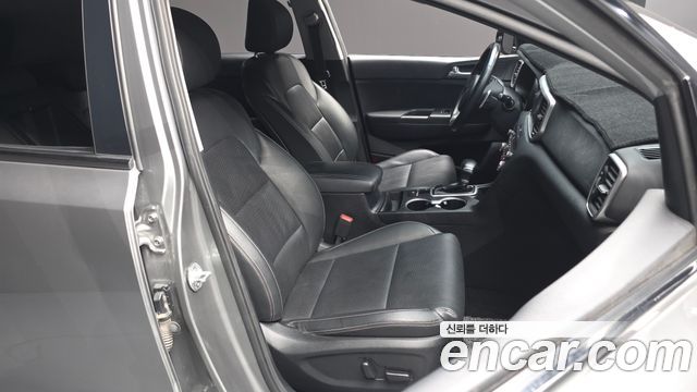 Kia Sportage The Bold Diesel 2.0 2WD Prestige 2021 — фото 11