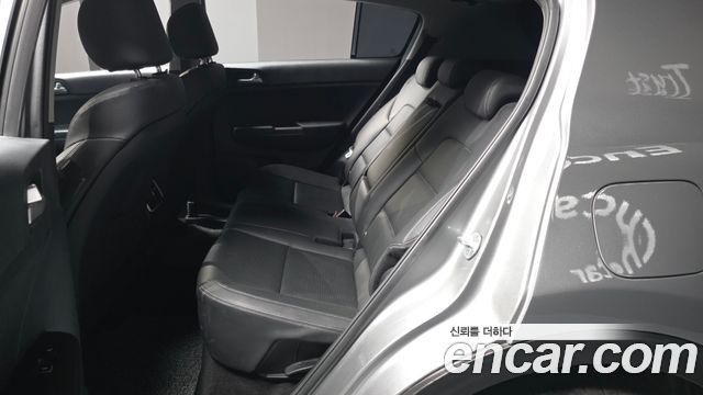 Kia Sportage The Bold Diesel 2.0 2WD Prestige 2021 — фото 26