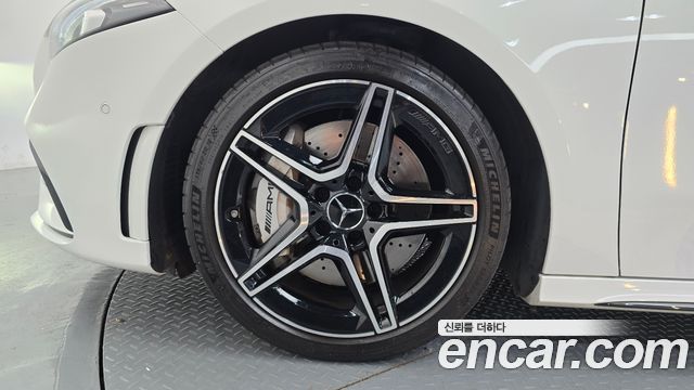 Mercedes-Benz A-Class (W177) AMG A35 4MATIC Sedan 2023 — фото 5