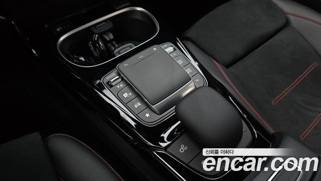 Mercedes-Benz A-Class (W177) AMG A35 4MATIC Sedan 2023 — фото 17