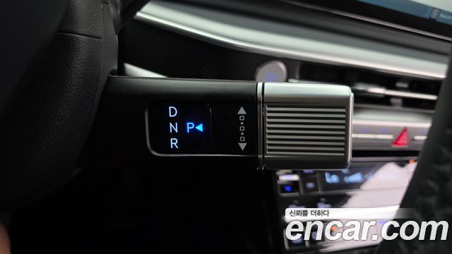 Hyundai Grandeur (GN7) 2,5 Gasoline 2WD Premium 2024 — фото 9