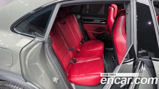 Porsche Macan EV 4S 2025 — фото 11