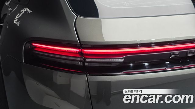 Porsche Macan EV 4S 2025 — фото 23