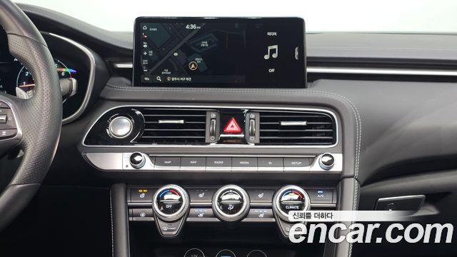 Genesis G70 Shooting Brake Gasoline 2.0T 4WD 2023 — фото 14