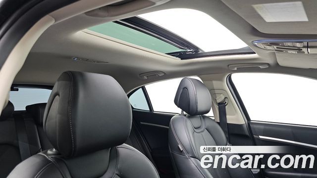 Genesis G70 Shooting Brake Gasoline 2.0T 4WD 2023 — фото 18