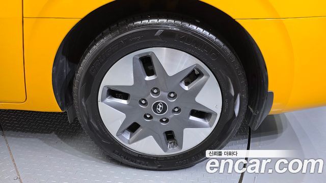 Hyundai Staria L3.5  Kinder Safety Car 11-Seater 2022 — фото 21