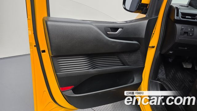 Hyundai Staria L3.5  Kinder Safety Car 11-Seater 2022 — фото 24