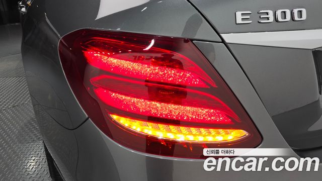 Mercedes-Benz E-Class (W213) E300 Avantgarde 2020 — фото 23