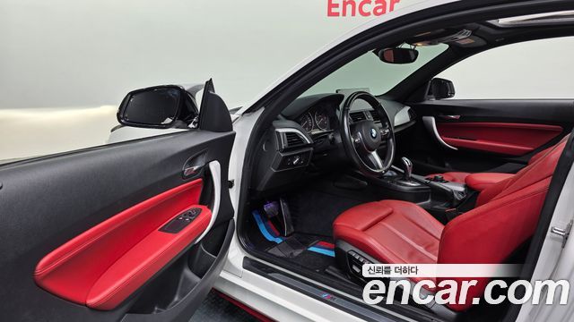 BMW 2 Series (F22) 220d M Sport Coupe 2014 — фото 10
