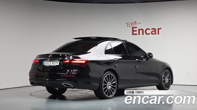 Mercedes-Benz E-Class (W213) E350 4MATIC AMG Line 2023 — фото 2