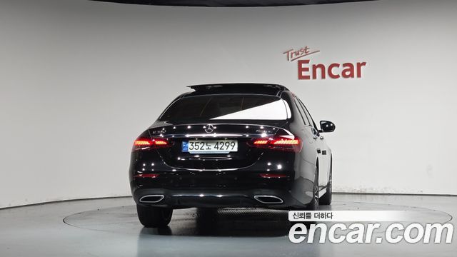 Mercedes-Benz E-Class (W213) E350 4MATIC AMG Line 2023 — фото 4