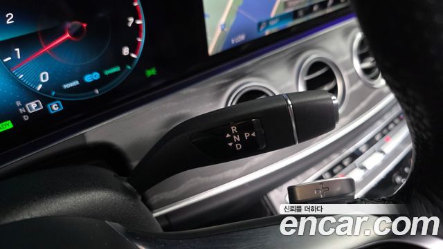 Mercedes-Benz E-Class (W213) E350 4MATIC AMG Line 2023 — фото 9
