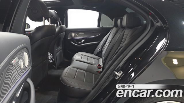 Mercedes-Benz E-Class (W213) E350 4MATIC AMG Line 2023 — фото 12